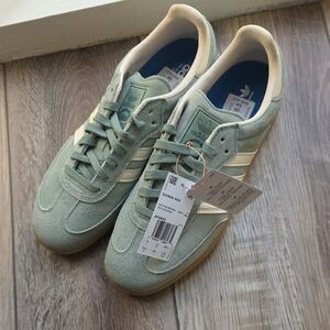 NWT Men's Adidas SAMBA ADV Skateboarding Shoe. In Pastel Green!!White/Gum. 10.5